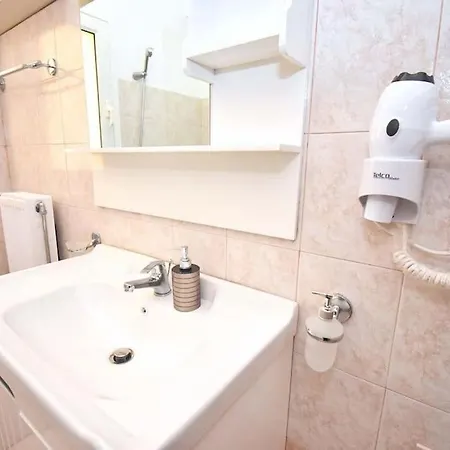 Casa Nikol In Garitsa Bay Corfu - High Speed Wifi Apartment *