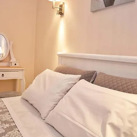 Casa Nikol In Garitsa Bay Corfu - High Speed Wifi Apartment *