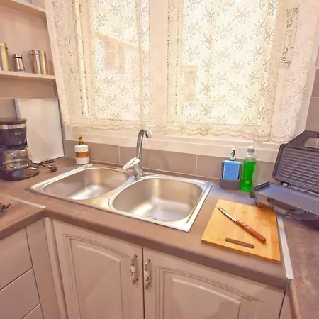 Casa Nikol In Garitsa Bay Corfu - High Speed Wifi Apartment *